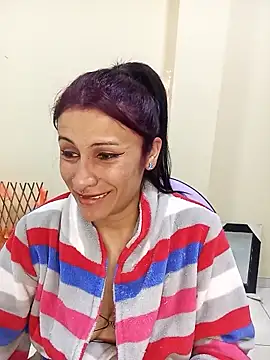 Snapshot of karinnahotdirty chatting on November 7, 2025, 8:20 pm karinnahotdirty online show from November 7, 2025, 8:20 pm