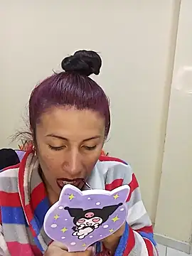 Snapshot of karinnahotdirty chatting on November 19, 2025, 9:59 pm karinnahotdirty online show from November 19, 2025, 9:59 pm