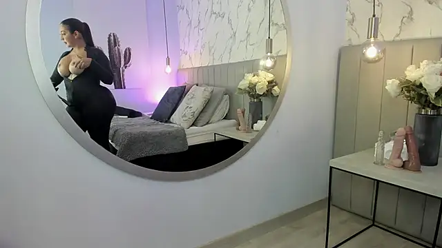 Karlla Brown online show from June 1, 2026, 11:23 am