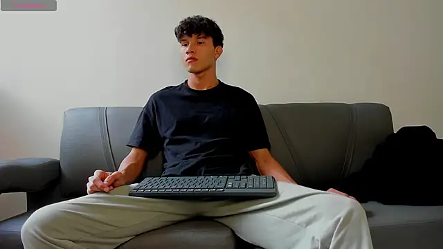 2Amateur Guys online show from January 18, 2026, 10:02 pm