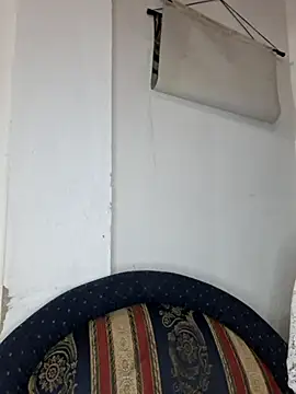 Hanna Kieran online show from November 8, 2025, 3:34 pm