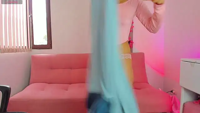 Danesacronin online show from November 20, 2025, 8:30 pm