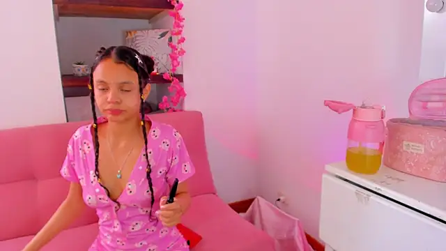 Danesacronin online show from November 25, 2025, 8:09 pm