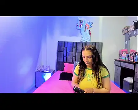 Snapshot of Esmeraldaa- chatting on November 16, 2025, 9:31 pm Esmeraldaa- online show from November 16, 2025, 9:31 pm