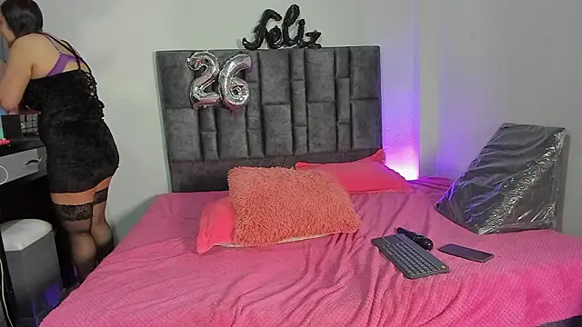 Esmeraldaa- online show from March 11, 2026, 6:30 am