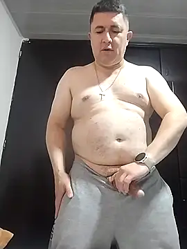 BigCristh79 online show from November 26, 2025, 5:14 pm