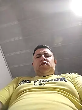 BigCristh79 online show from May 12, 2026, 8:50 pm