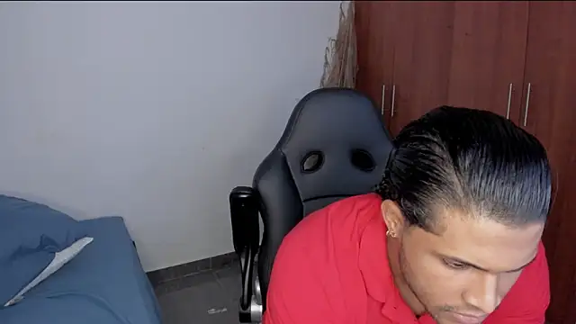 Evansdark1 online show from April 13, 2026, 11:10 pm