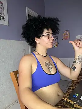 Snapshot of CamillyBlum chatting on October 18, 2025, 9:59 pm CamillyBlum online show from October 18, 2025, 9:59 pm