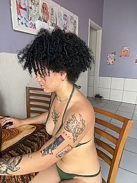 Snapshot of CamillyBlum chatting on October 24, 2025, 2:02 pm CamillyBlum online show from October 24, 2025, 2:02 pm