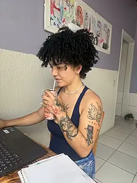 Snapshot of CamillyBlum chatting on November 19, 2025, 8:31 pm CamillyBlum online show from November 19, 2025, 8:31 pm