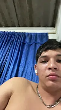 RobinLenoxx online show from November 8, 2025, 4:56 am