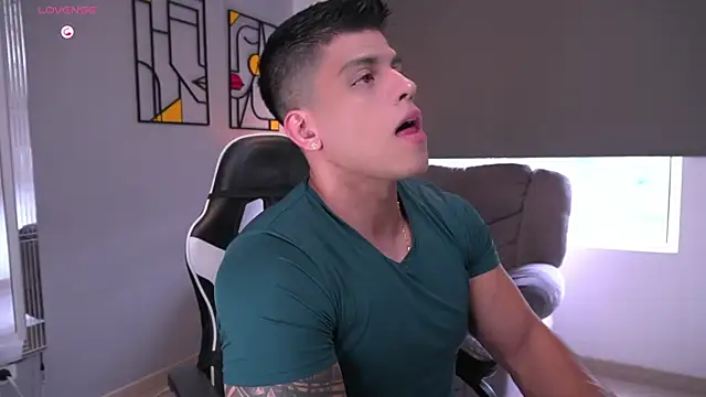 Snapshot of tyler_muscle1 chatting on January 14, 2026, 7:41 pm tyler muscle1 online show from January 14, 2026, 7:41 pm