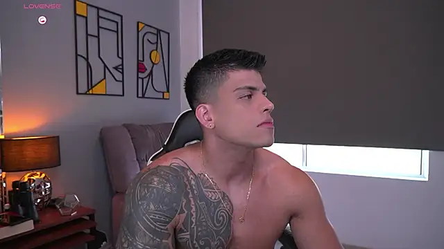 Snapshot of tyler_muscle1 chatting on February 5, 2026, 4:33 pm tyler muscle1 online show from February 5, 2026, 4:33 pm