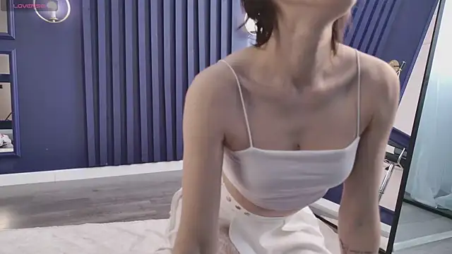 chloe dreammm online show from March 7, 2026, 1:08 pm