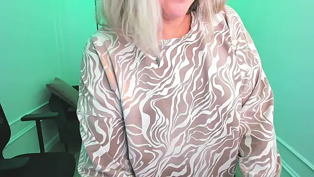 Snapshot of NinaStarle chatting on September 12, 2025, 4:23 am NinaStarle online show from September 12, 2025, 4:23 am