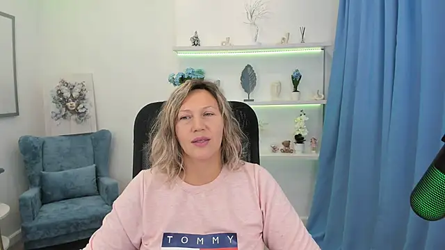 Snapshot of NinaStarle chatting on September 19, 2025, 11:55 am NinaStarle online show from September 19, 2025, 11:55 am