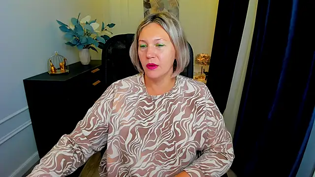 Snapshot of NinaStarle chatting on October 3, 2025, 4:42 am NinaStarle online show from October 3, 2025, 4:42 am