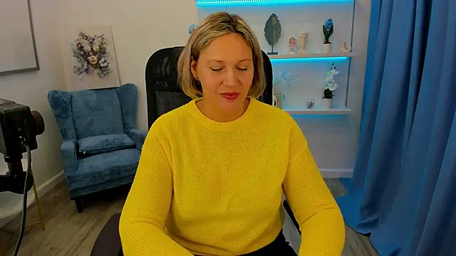Snapshot of NinaStarle chatting on October 4, 2025, 11:52 am NinaStarle online show from October 4, 2025, 11:52 am
