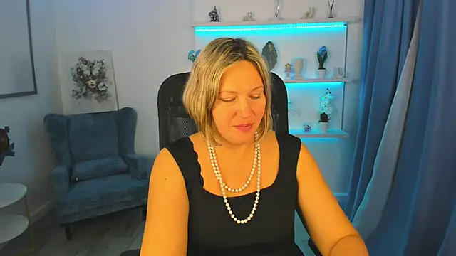 Snapshot of NinaStarle chatting on October 5, 2025, 4:44 am NinaStarle online show from October 5, 2025, 4:44 am