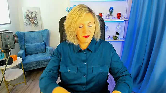 Snapshot of NinaStarle chatting on October 18, 2025, 4:37 am NinaStarle online show from October 18, 2025, 4:37 am