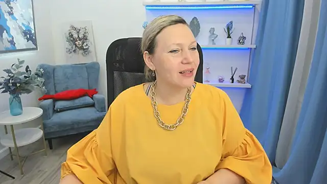 NinaStarle online show from April 8, 2026, 4:23 am