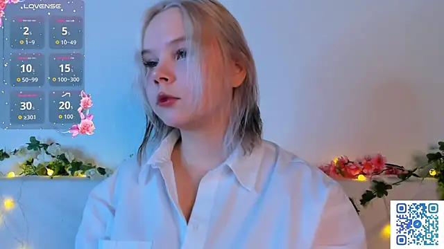 girlllsooft online show from November 26, 2025, 10:44 pm