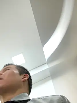 Manu0586 online show from December 2, 2025, 11:23 pm