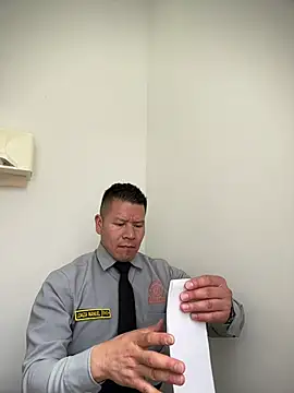 Manu0586 online show from April 18, 2026, 7:07 pm