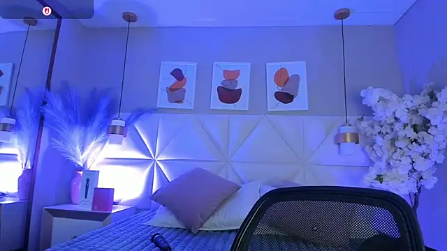 Snapshot of Valeria_carter chatting on October 31, 2025, 7:48 pm Valeria carter online show from October 31, 2025, 7:48 pm