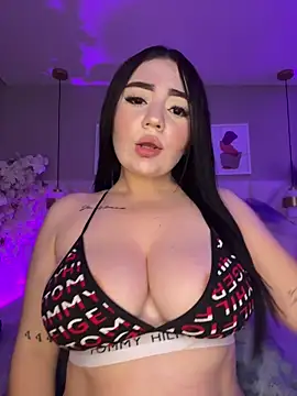 Snapshot of Valeria_carter chatting on November 19, 2025, 8:20 pm Valeria carter online show from November 19, 2025, 8:20 pm