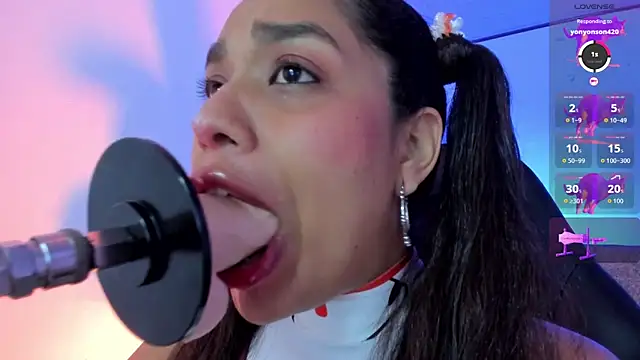 Snapshot of giselle_upp chatting on November 15, 2025, 3:48 am giselle upp online show from November 15, 2025, 3:48 am