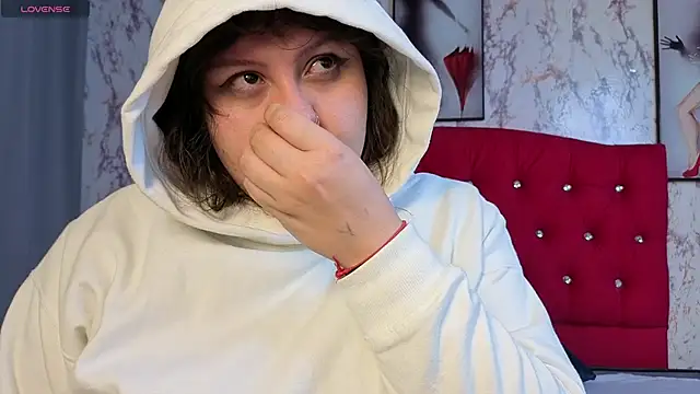 Larissa Antonella online show from November 11, 2025, 3:39 am