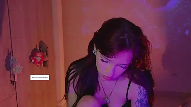 Snapshot of Moonlightt_21 chatting on February 14, 2026, 1:35 am Moonlightt 21 online show from February 14, 2026, 1:35 am