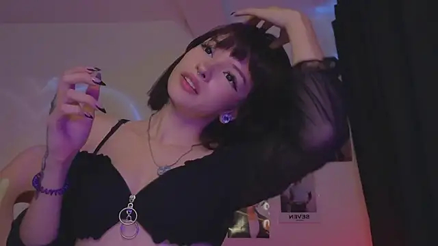 Snapshot of Moonlightt_21 chatting on April 9, 2026, 10:26 pm Moonlightt 21 online show from April 9, 2026, 10:26 pm