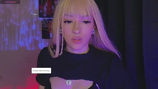 Snapshot of Moonlightt_21 chatting on April 11, 2026, 1:43 am Moonlightt 21 online show from April 11, 2026, 1:43 am