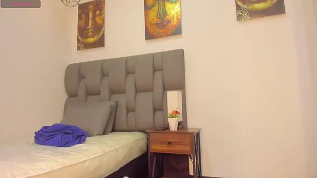 Emma HotLatina online show from January 7, 2026, 6:10 pm