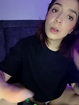 Snapshot of summi10 chatting on September 10, 2025, 10:54 pm summi10 online show from September 10, 2025, 10:54 pm