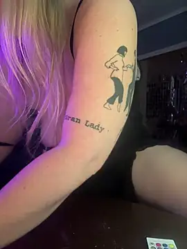 Granlady7 online show from February 25, 2026, 11:47 pm