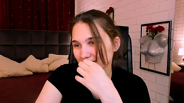 TessaMill online show from December 1, 2025, 9:25 am