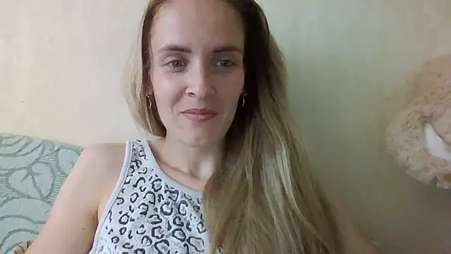 Snapshot of JayeTyler chatting on June 18, 2026, 7:41 am JayeTyler online show from June 18, 2026, 7:41 am