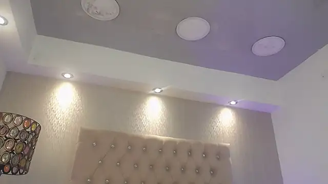 Snapshot of VeronicaBlake chatting on November 14, 2025, 1:10 pm VeronicaBlake online show from November 14, 2025, 1:10 pm