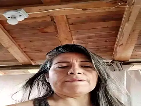 Emma Henderson online show from October 26, 2025, 4:02 pm