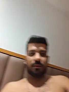 Snapshot of Vince-18 chatting on February 5, 2026, 5:06 pm Vince-18 online show from February 5, 2026, 5:06 pm