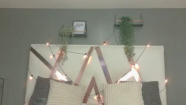 JenaCooper  online show from April 14, 2026, 2:50 am