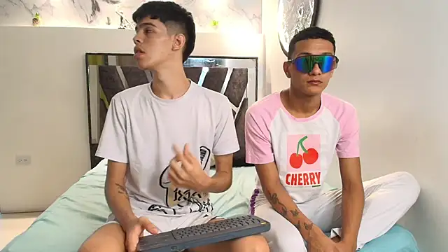 TWINKS FRIENDS online show from November 12, 2025, 7:31 am