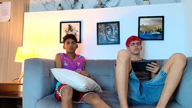Snapshot of TWINKS_FRIENDS chatting on May 16, 2026, 1:21 pm TWINKS FRIENDS online show from May 16, 2026, 1:21 pm