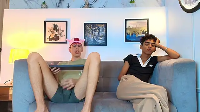 Snapshot of TWINKS_FRIENDS chatting on May 18, 2026, 1:39 pm TWINKS FRIENDS online show from May 18, 2026, 1:39 pm