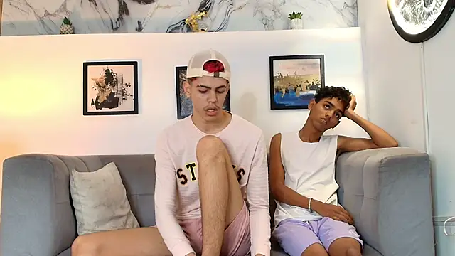 Snapshot of TWINKS_FRIENDS chatting on May 22, 2026, 1:28 pm TWINKS FRIENDS online show from May 22, 2026, 1:28 pm