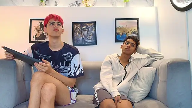 Snapshot of TWINKS_FRIENDS chatting on May 28, 2026, 1:30 pm TWINKS FRIENDS online show from May 28, 2026, 1:30 pm